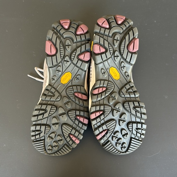 Womens Merrell hiking shoes - Picture 3 of 3